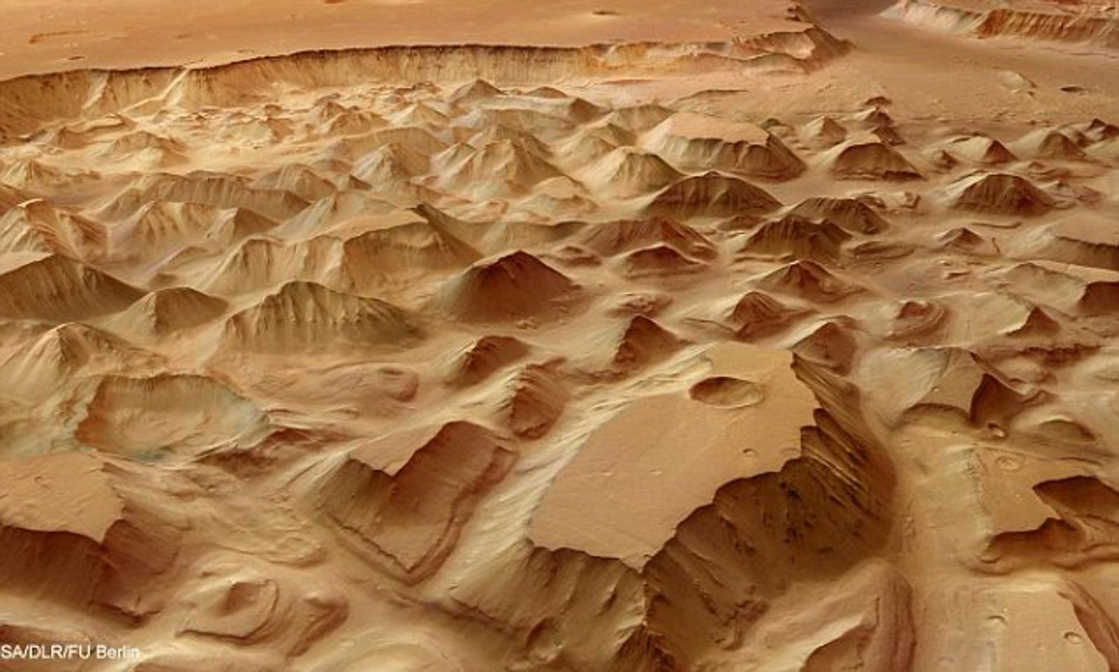 Mud lakes on Mars may hide signs of life