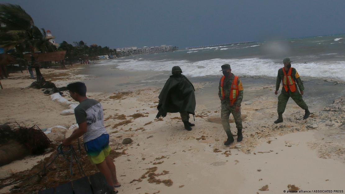 Mexico prepares for catastrophic Hurricane Otis