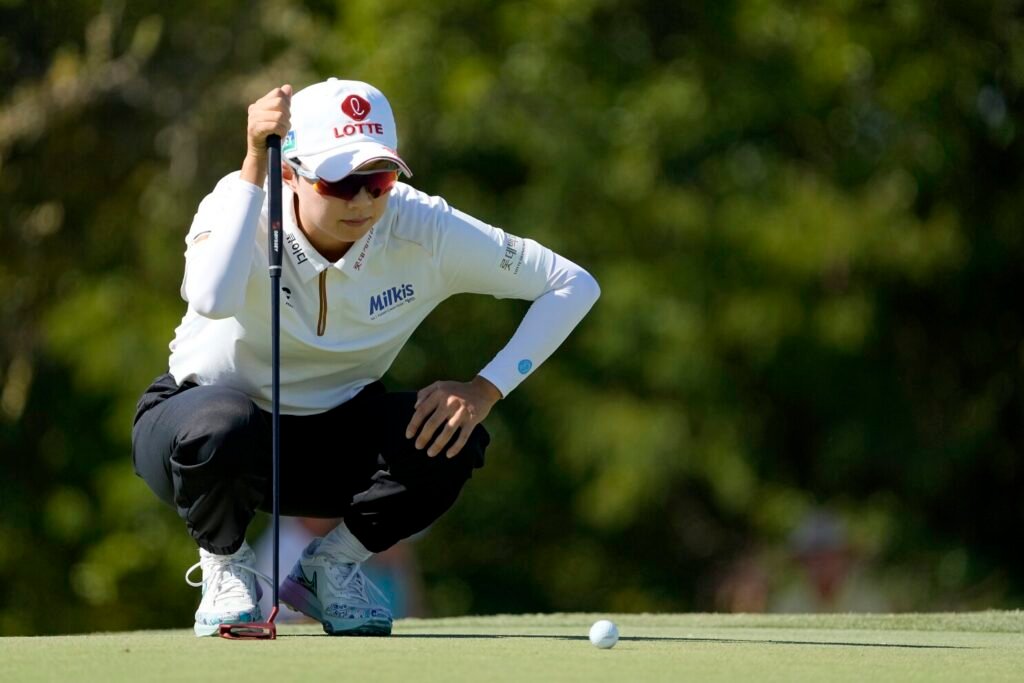 Hyo Joo Kim maintains lead as Lexi Thompson makes a move