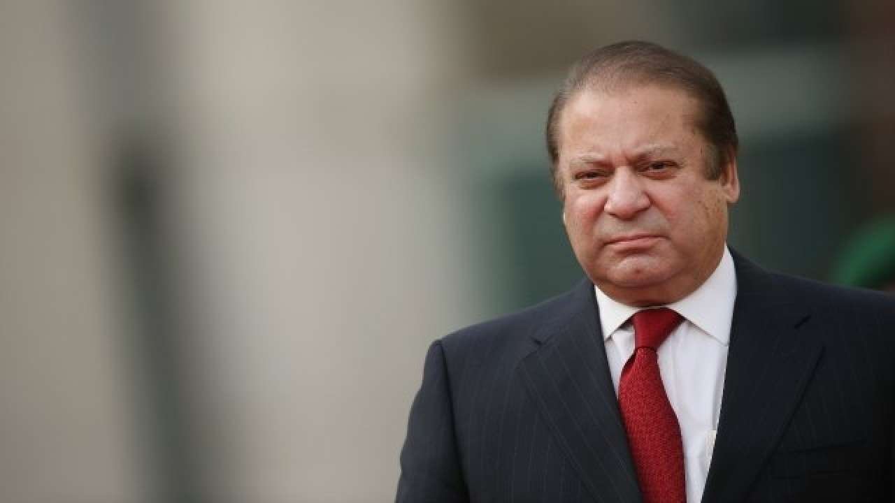Nawaz Sharif returns to Pakistan to take fourth shot at power