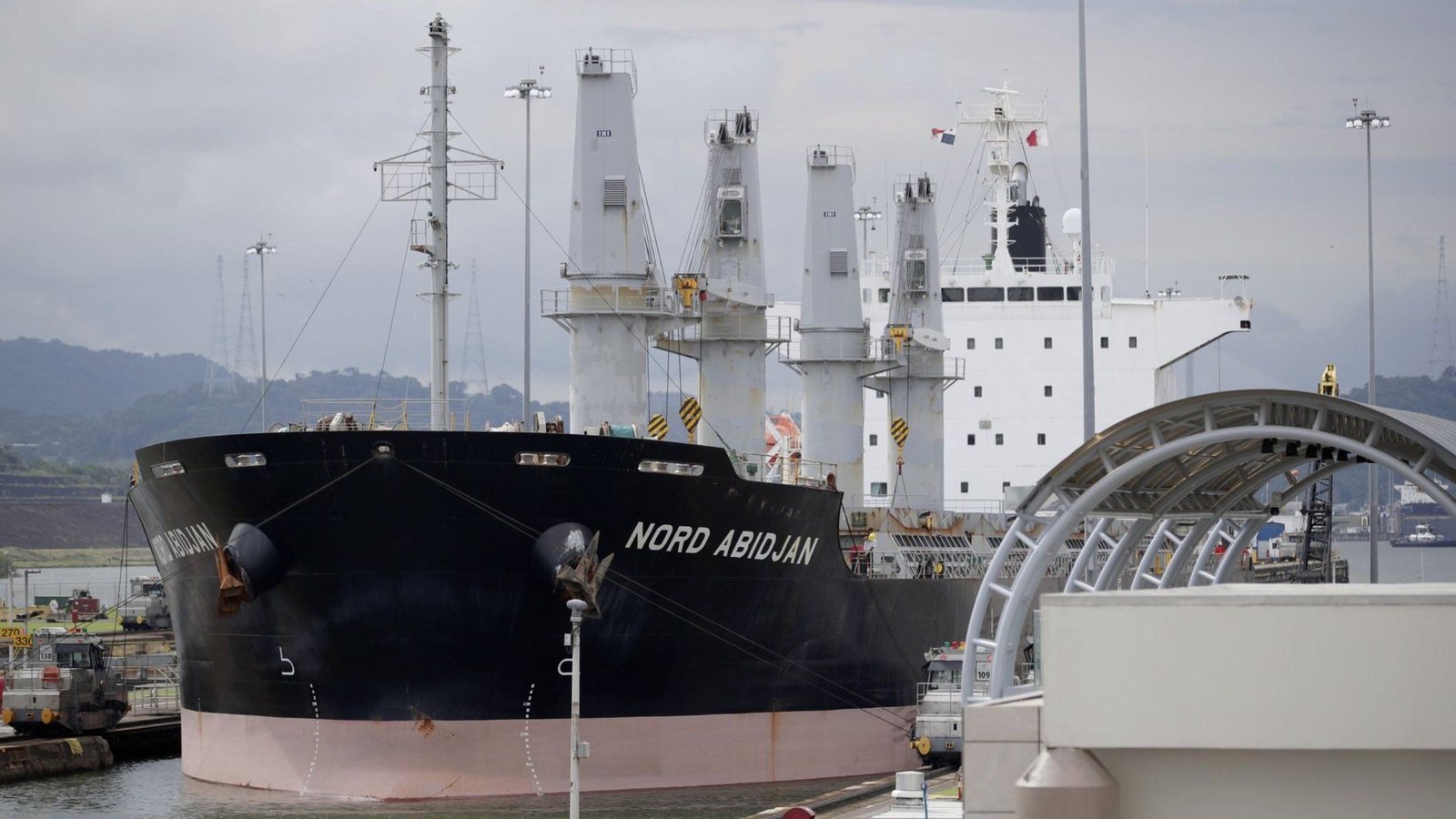 Panama Canal cuts ship numbers due to El Nino drought