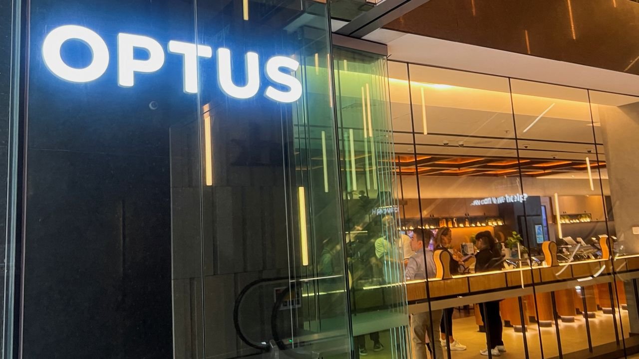 Major Optus outage hits millions of services across Australia