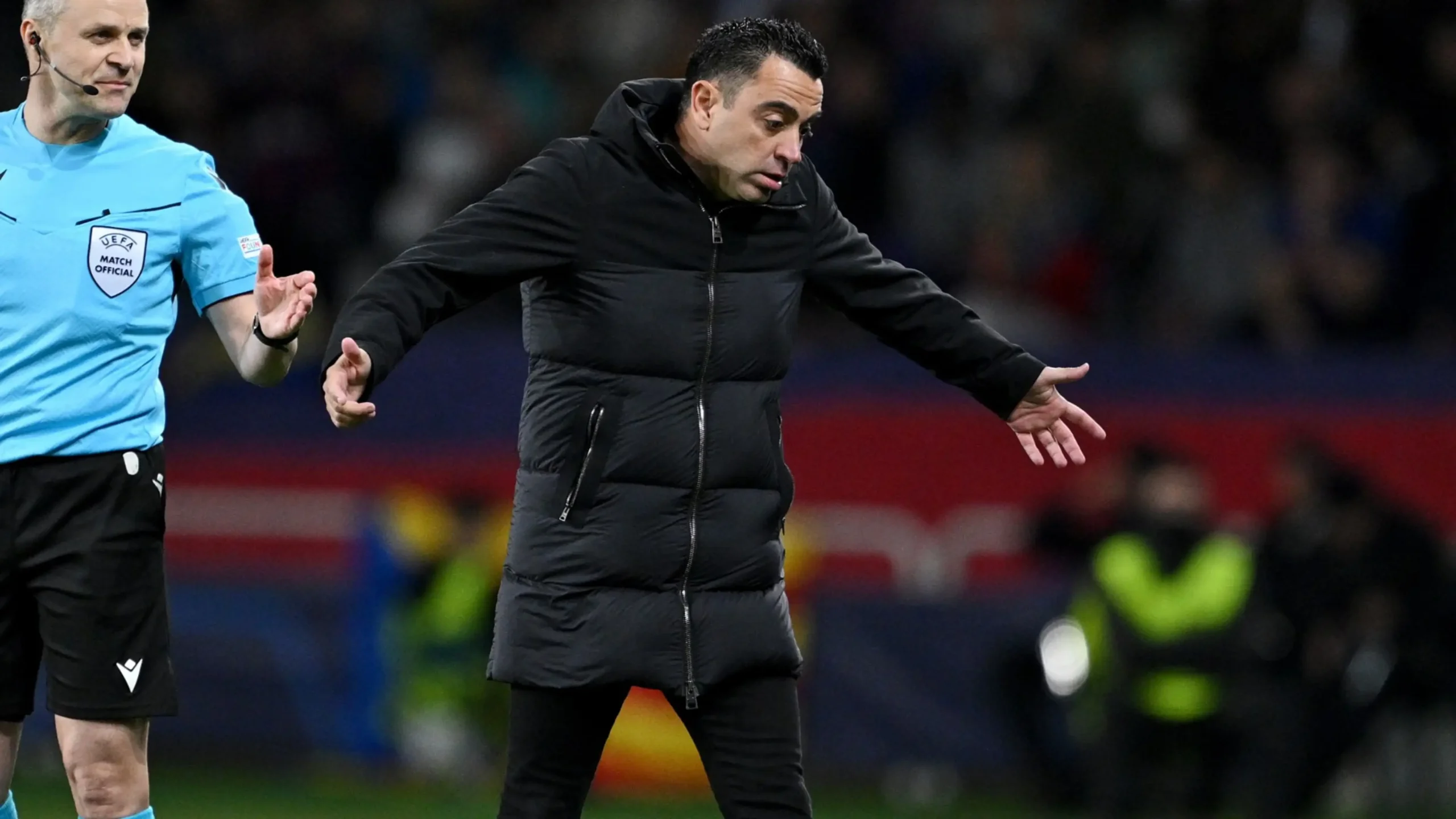 Barcelona coach Xavi criticized Referee Istvan