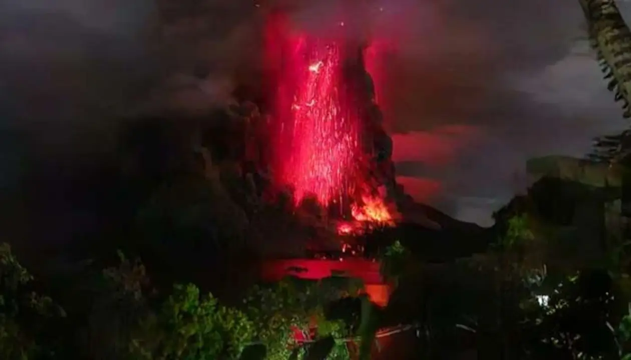 Indonesia Ruang volcanic eruption