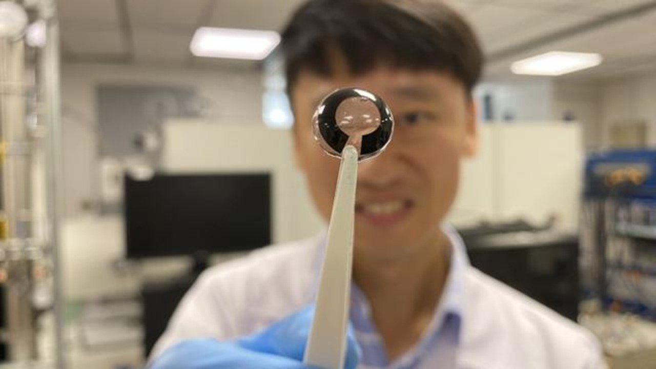 Scientists developed an ultra-thin battery